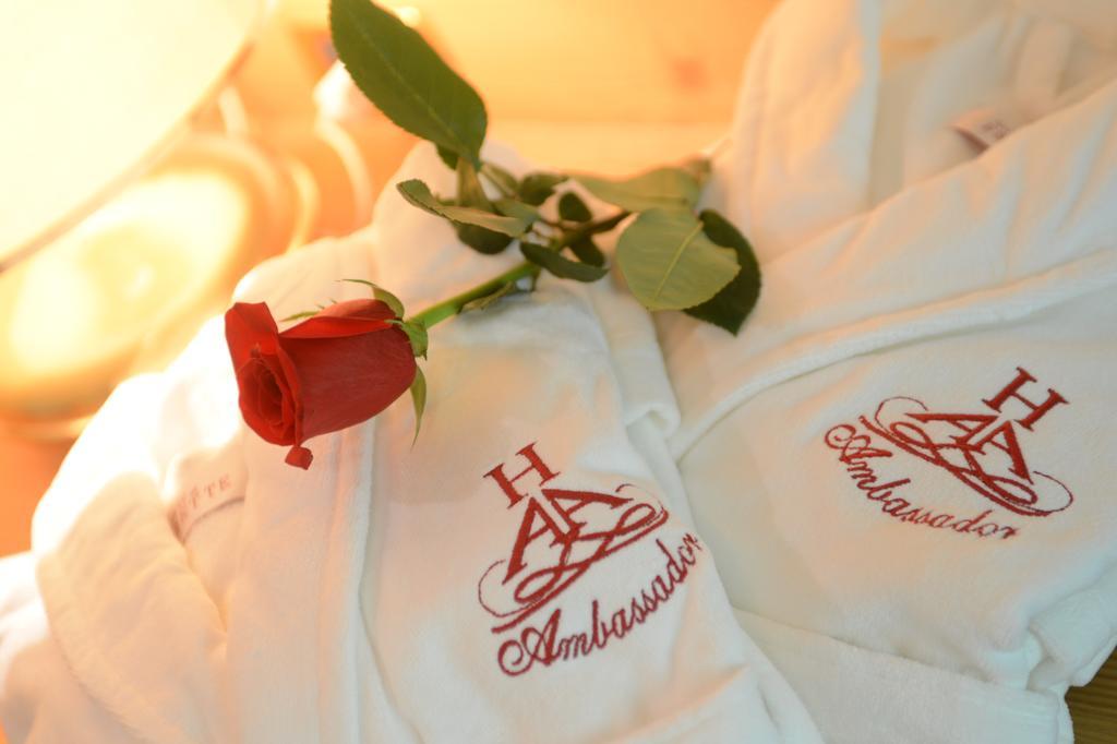 Hotel Ambassador เลวิโกแตร์เม ภายนอก รูปภาพ
