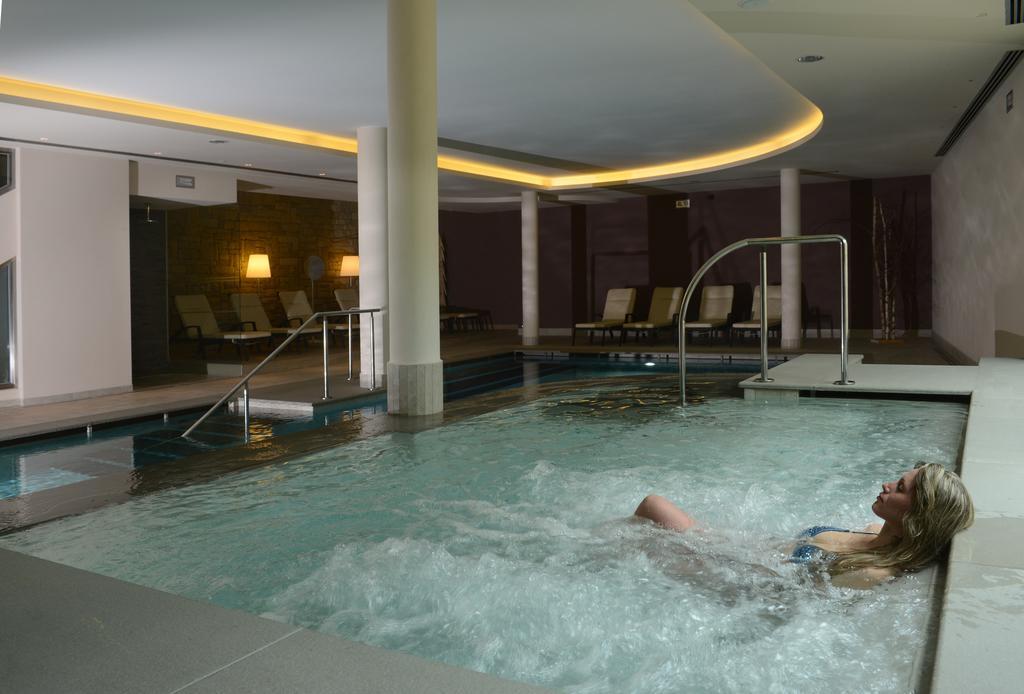 Hotel Ambassador เลวิโกแตร์เม ภายนอก รูปภาพ