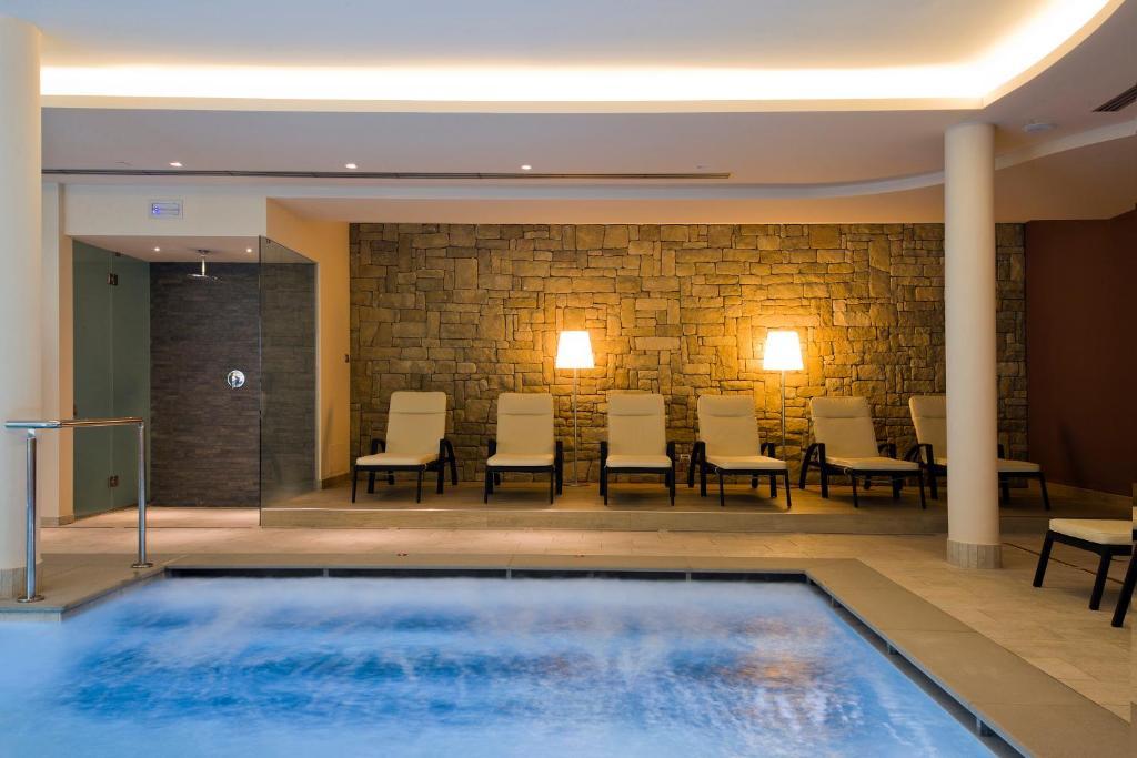 Hotel Ambassador เลวิโกแตร์เม ภายนอก รูปภาพ