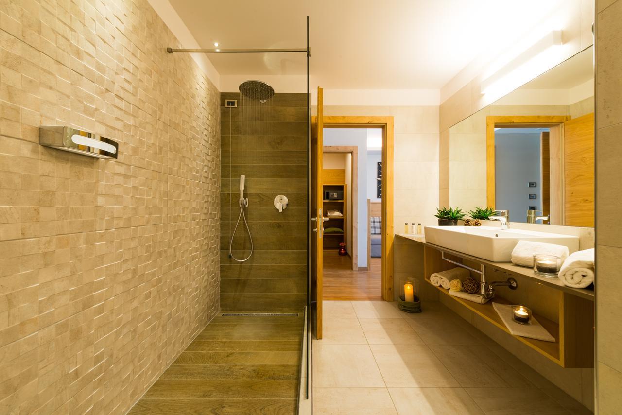 Hotel Ambassador เลวิโกแตร์เม ภายนอก รูปภาพ