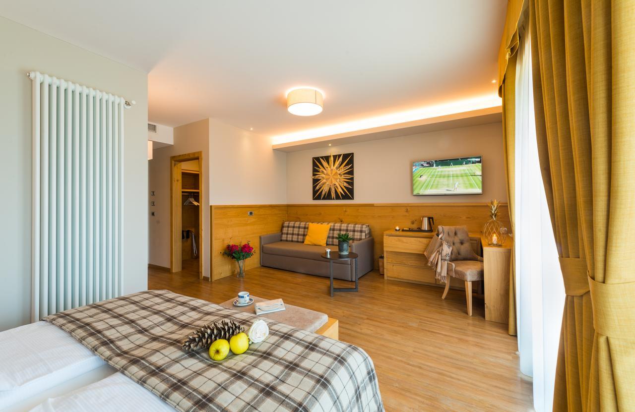 Hotel Ambassador เลวิโกแตร์เม ภายนอก รูปภาพ