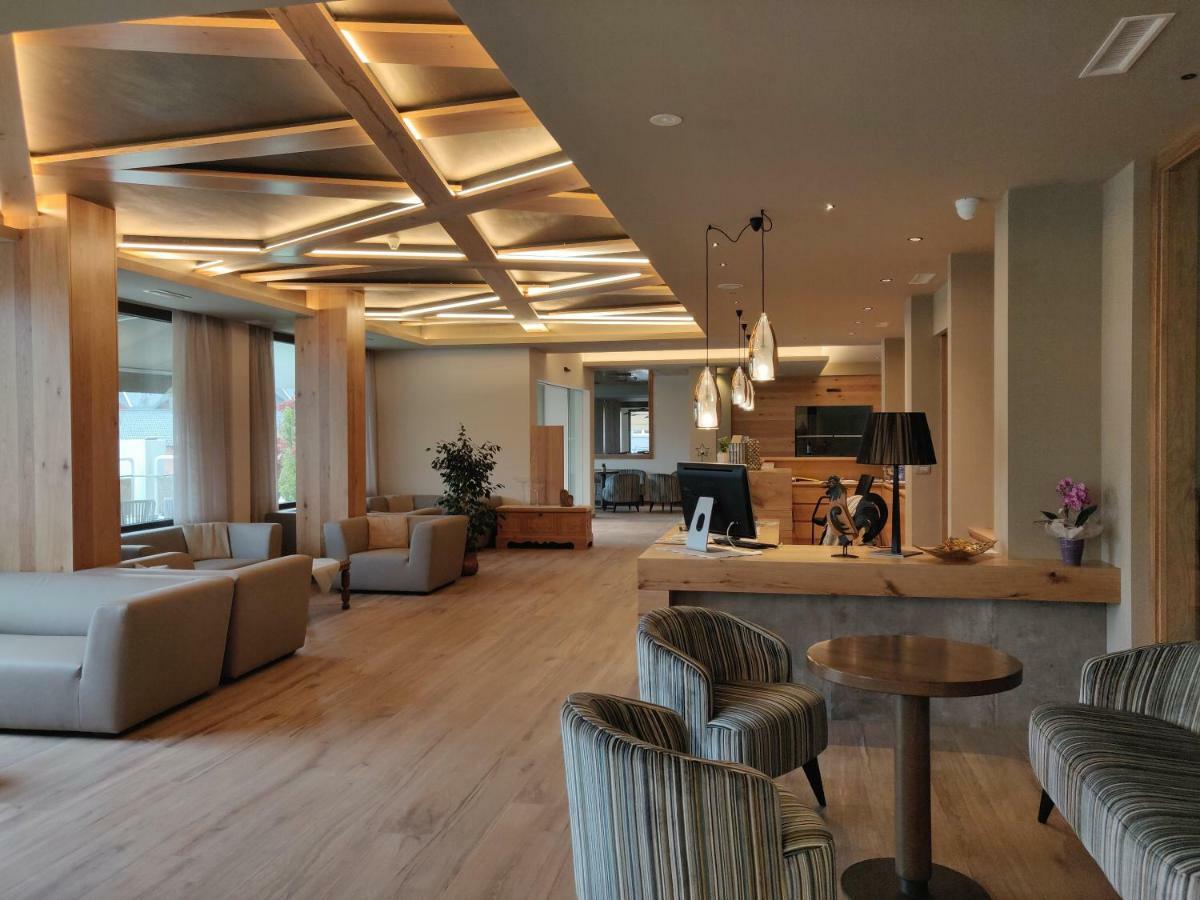 Hotel Ambassador เลวิโกแตร์เม ภายนอก รูปภาพ